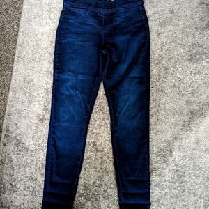 Levi Totally Shaping Pull On Skinny Jegging Size 6
